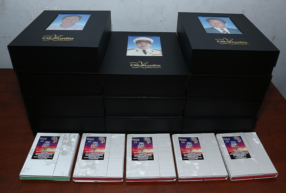 Trình bày album quay chụp tang lễ